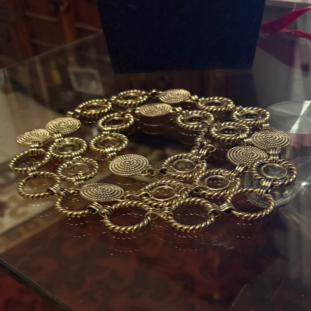 Elegant Gold-Tone Circular Link Belt